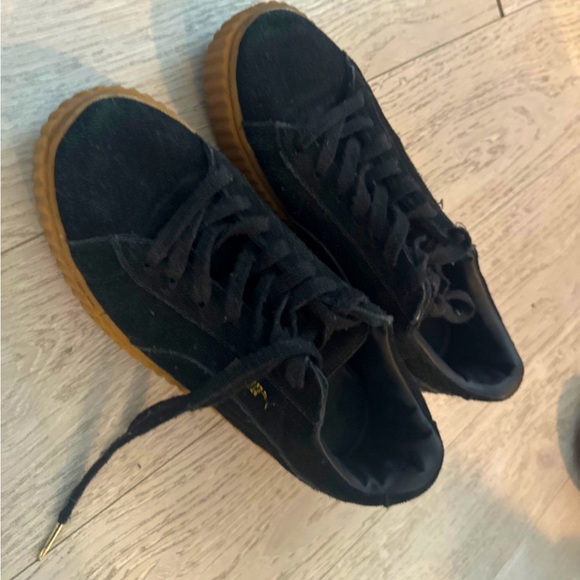 Puma fenty shoes - Picture 2 of 2